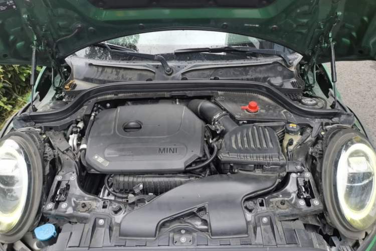 Used MINI  Engine Bay