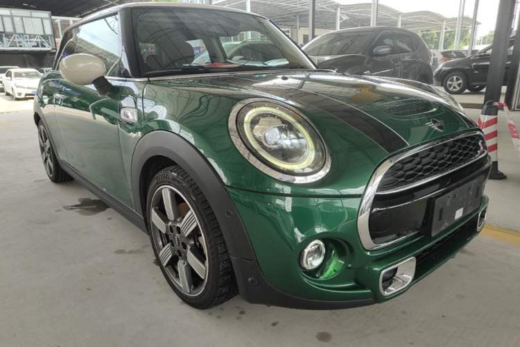 Used MINI 2019 2.0T COOPER S Classic Edition Front Right 45 Deg