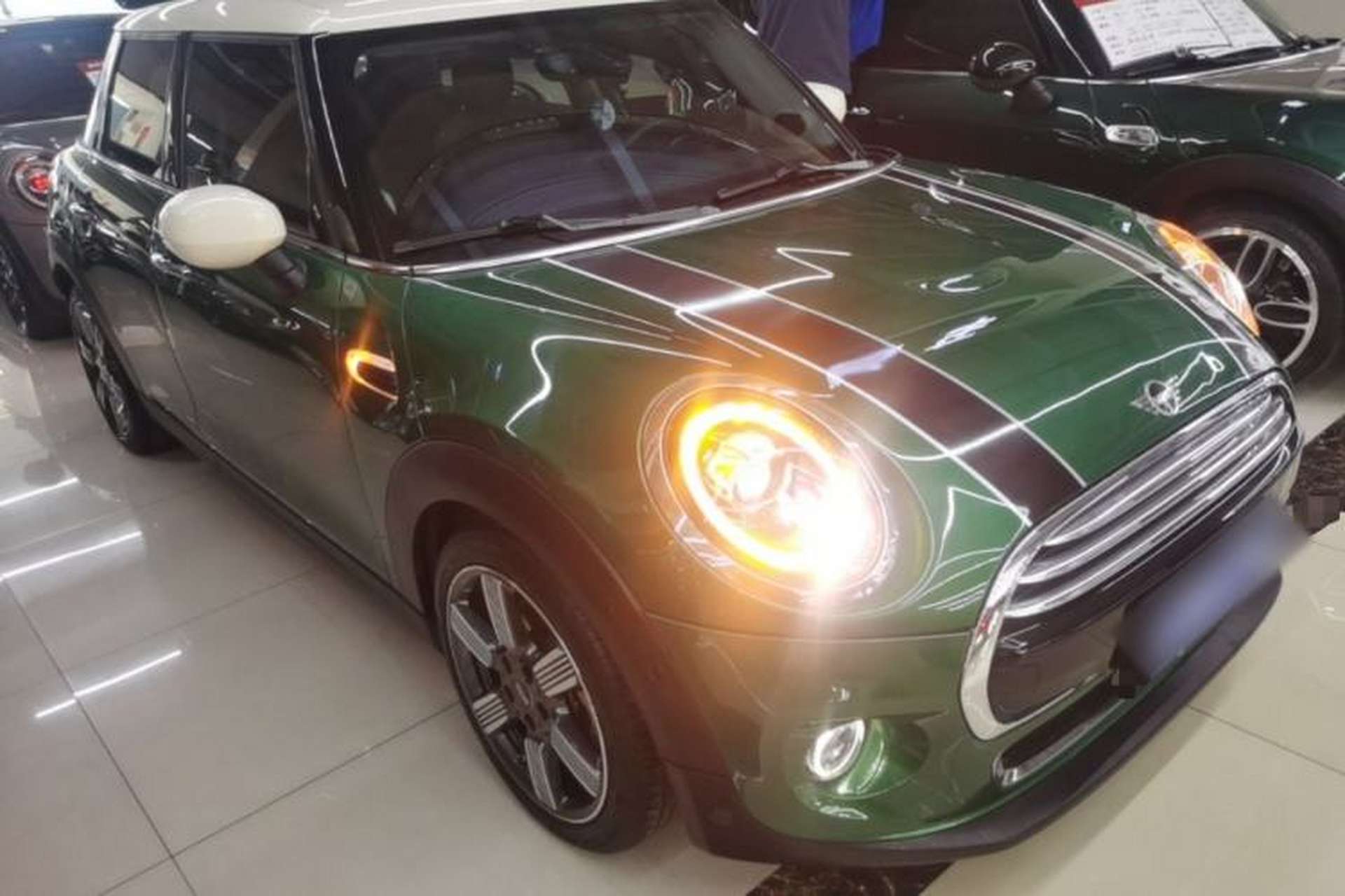 Used MINI 2019 1.5T COOPER 60th Anniversary Edition Five-Door Version Front Right 45 Deg