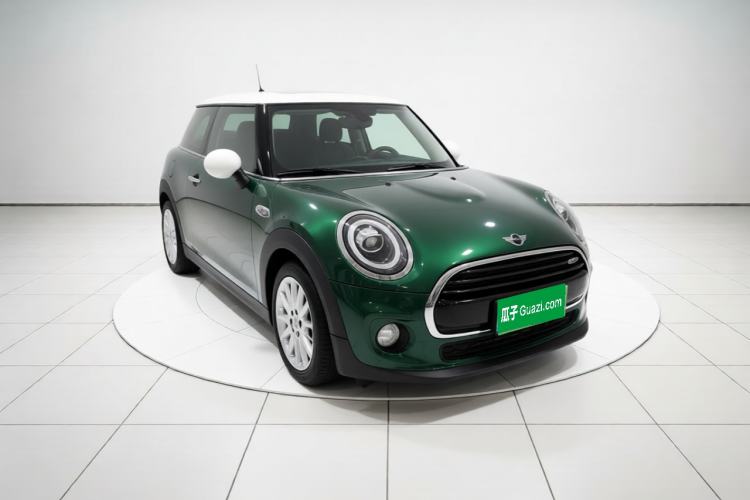 Used MINI 2019 1.5T COOPER Classic Edition Front Right 45 Deg