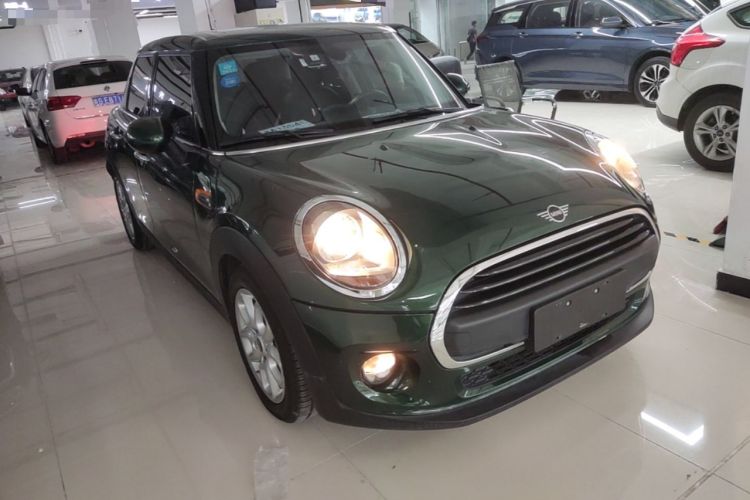 Used MINI 2019 1.5T ONE Five-Door Edition Front Right 45 Deg