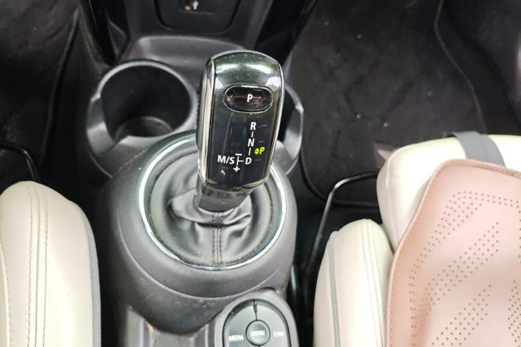 Used MINI 2019 1.5T COOPER CABRIO Artist Gear Lever