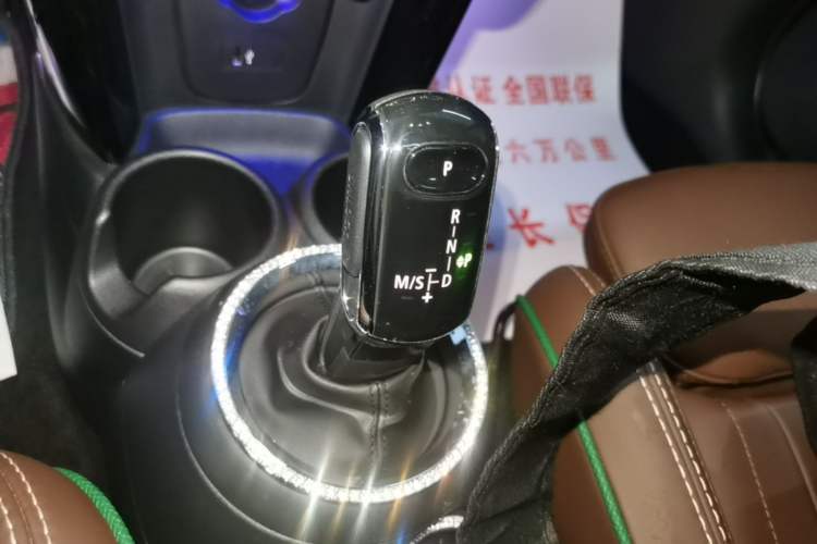 Used MINI 2019 1.5T COOPER 60th Anniversary Edition Five-Door Version Gear Lever