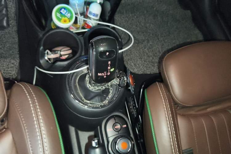 Used MINI 2019 2.0T COOPER S 60th Anniversary Edition Gear Lever