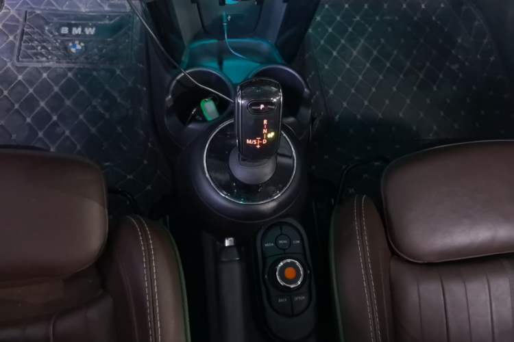 Used MINI 2019 1.5T COOPER 60th Anniversary Edition Gear Lever