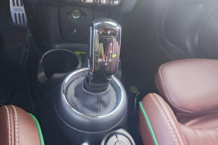 Used MINI 2019 2.0T COOPER S 60th Anniversary Edition Gear Lever