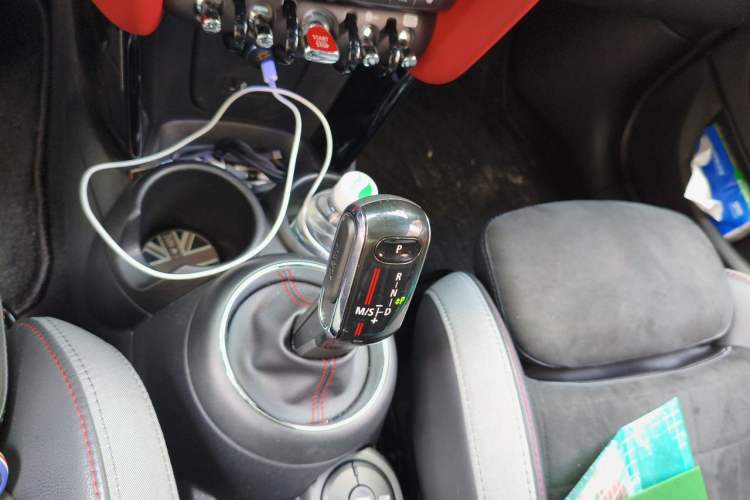 Used MINI 2019 2.0T COOPER S Racing Edition Five-Door Version Gear Lever