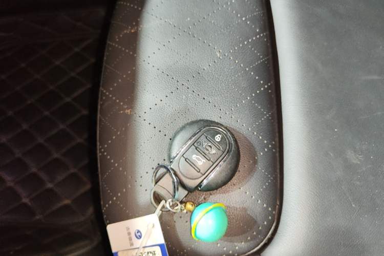 Used MINI 2019 1.5T COOPER Artist Interior 1