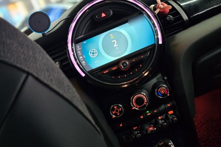 Used MINI 2019 1.5T COOPER Classic Edition Interior 10