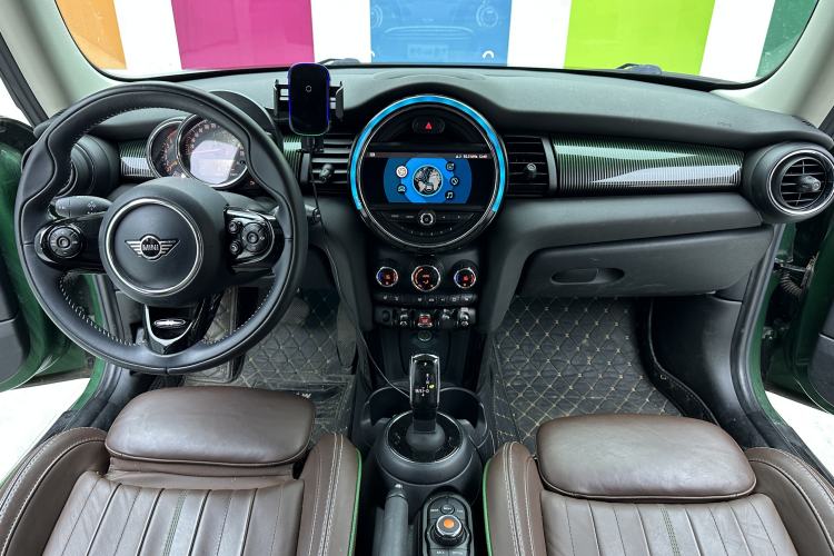 Used MINI 2019 1.5T COOPER 60th Anniversary Edition Interior 2