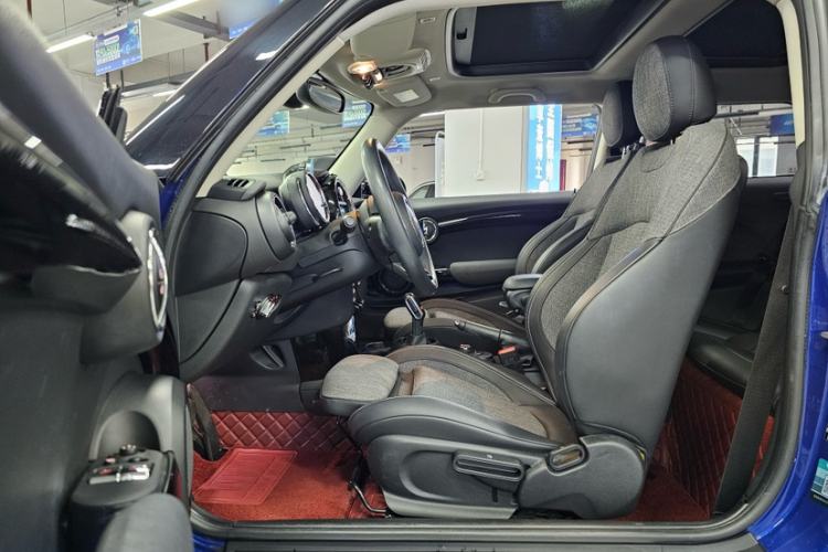 Used MINI 2019 1.5T COOPER Classic Edition Interior 3