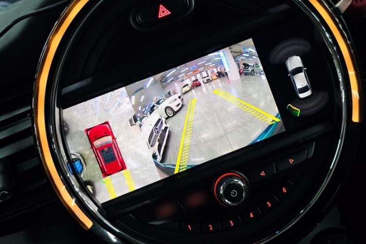 Used MINI 2019 1.5T COOPER Classic Edition Interior 9