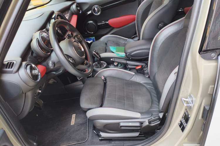 Used MINI 2019 2.0T COOPER S Racing Edition Five-Door Version Left Front Seat