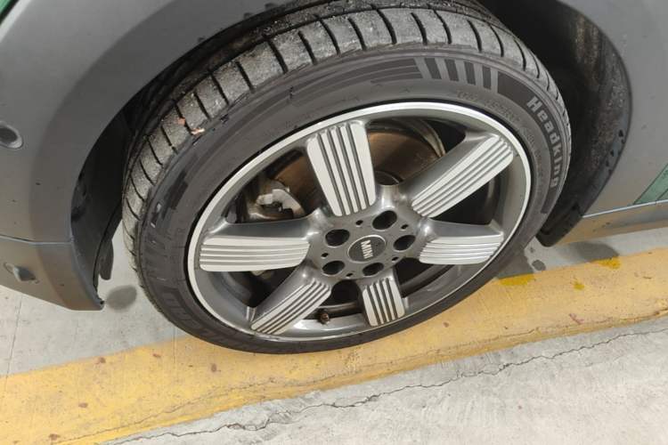 Used MINI 2019 2.0T COOPER S Classic Edition Left Front Wheel Hub