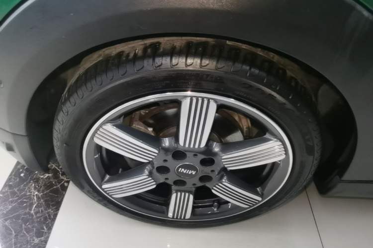 Used MINI 2019 1.5T COOPER 60th Anniversary Edition Five-Door Version Left Front Wheel Hub