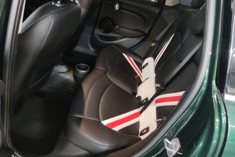 Used MINI 2019 1.5T ONE Five-Door Edition Left Rear Seat