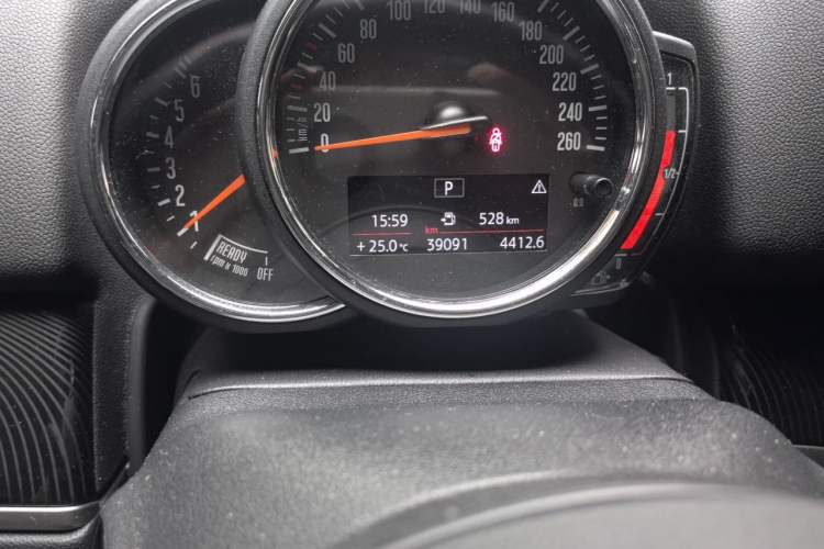 Used MINI 2019 2.0T COOPER S Artist Odometer Close Up
