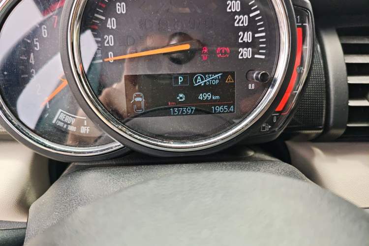 Used MINI 2019 1.5T COOPER CABRIO Artist Odometer Close Up