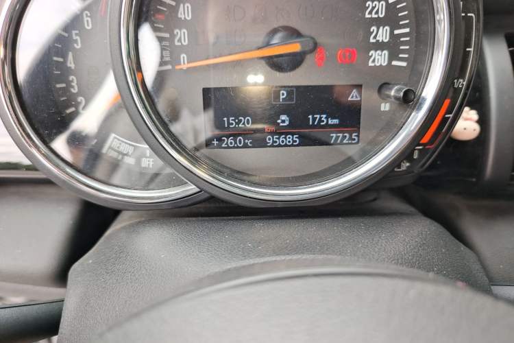Used MINI 2019 1.5T COOPER Classic Edition Odometer Close Up