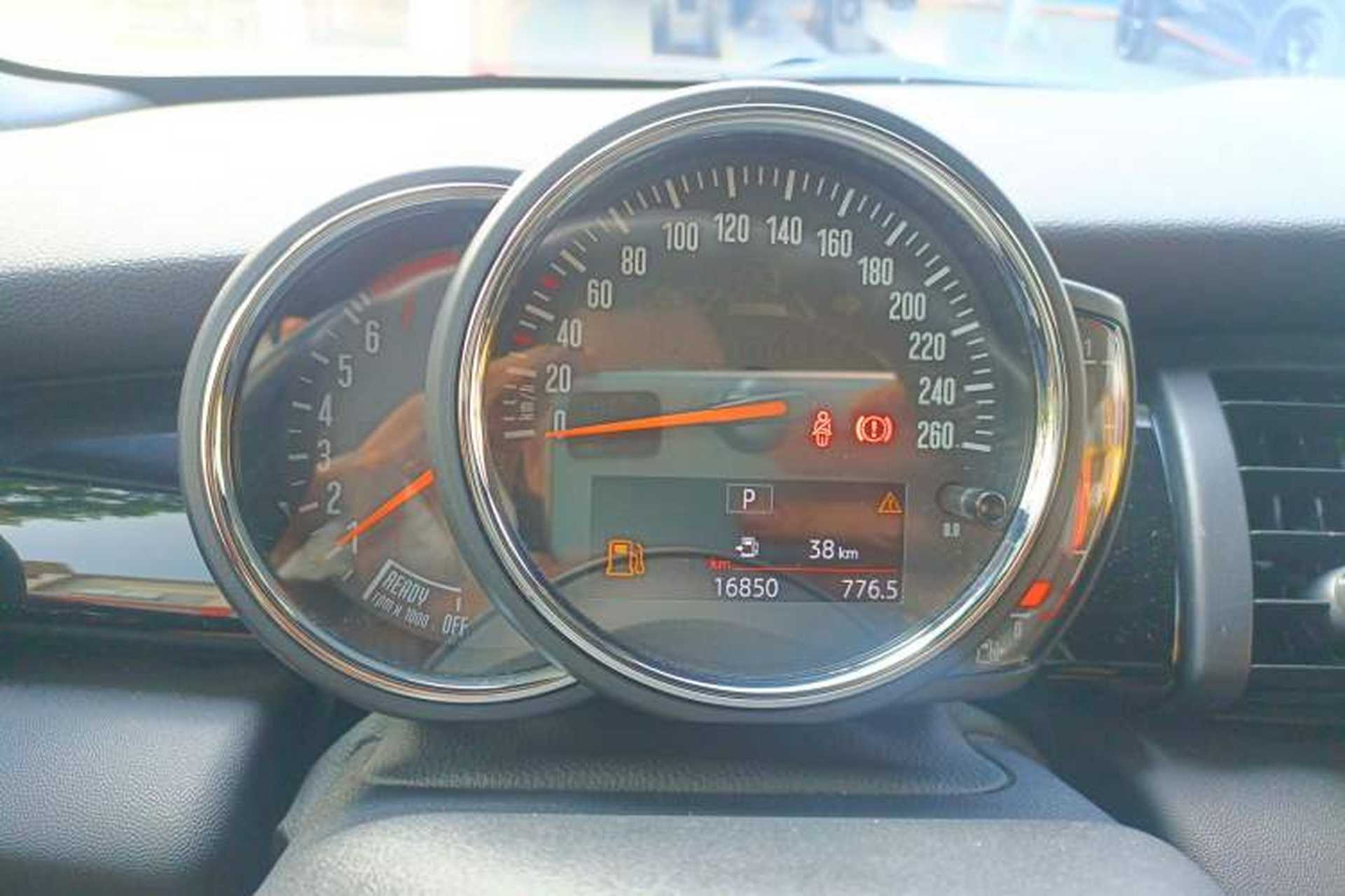 Used MINI 2019 1.5T COOPER CABRIO Classic Edition Odometer Close Up