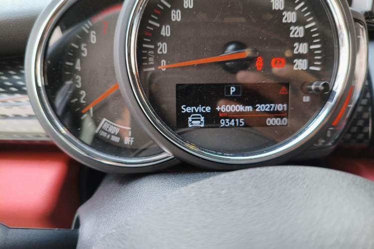 Used MINI 2019 2.0T COOPER S Racing Edition Five-Door Version Odometer Close Up
