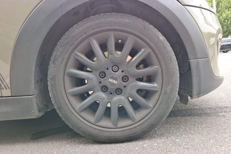 Used MINI 2019 1.5T COOPER Classic Edition Right Front Wheel Hub