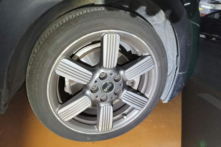 Used MINI 2019 2.0T COOPER S 60th Anniversary Edition Right Front Wheel Hub