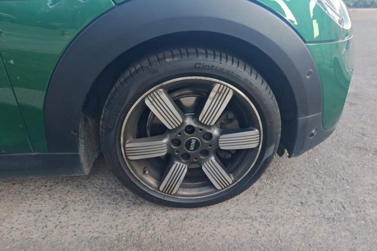 Used MINI 2019 2.0T COOPER S 60th Anniversary Edition Right Front Wheel Hub