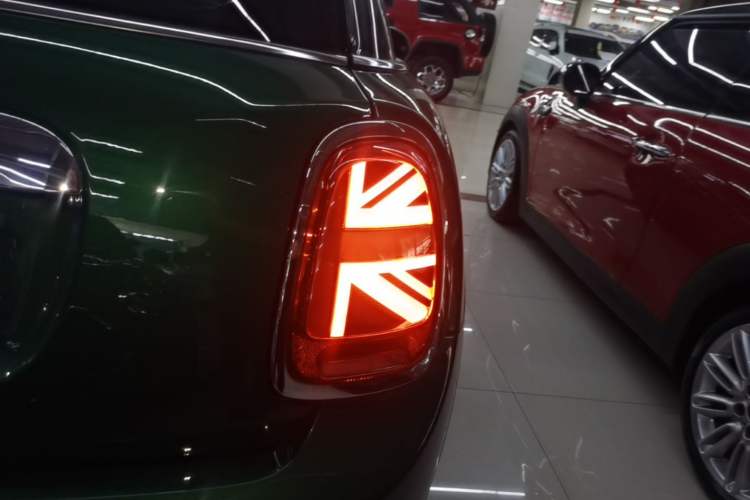 Used MINI 2019 1.5T COOPER 60th Anniversary Edition Five-Door Version Right Rear Taillight
