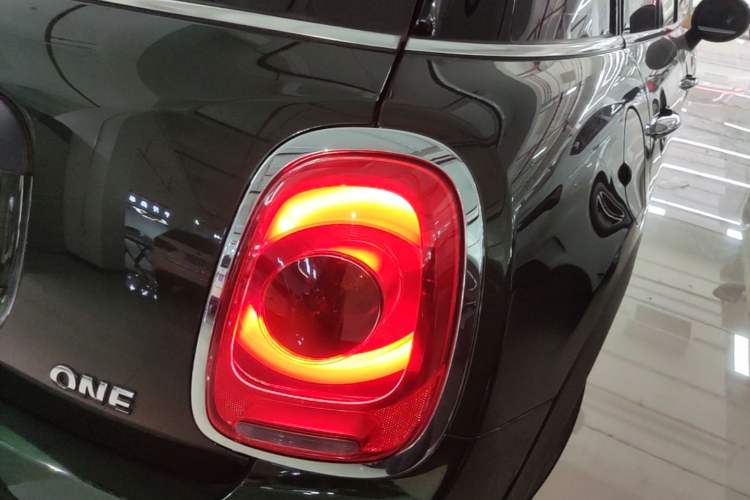 Used MINI 2019 1.5T ONE Five-Door Edition Right Rear Taillight