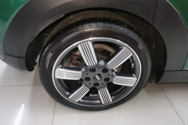 Used MINI 2019 1.5T COOPER 60th Anniversary Edition Five-Door Version Right Rear Wheel Hub