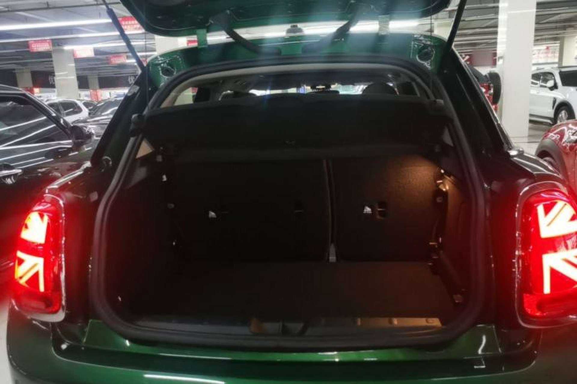 Used MINI 2019 1.5T COOPER 60th Anniversary Edition Five-Door Version Trunk