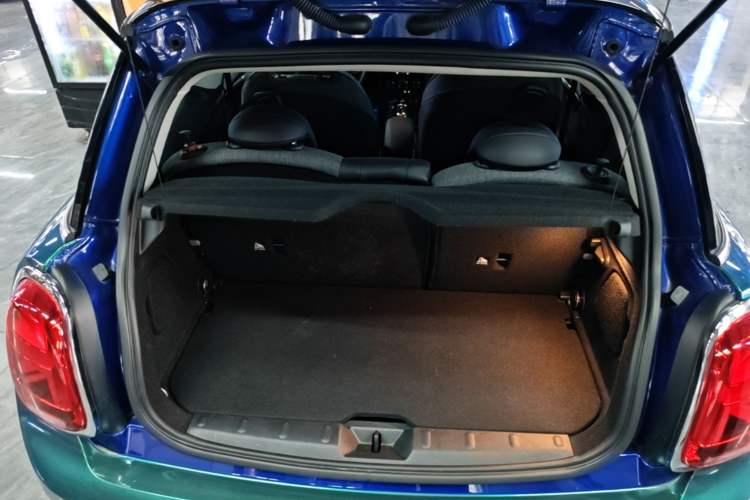 Used MINI 2019 1.5T COOPER Classic Edition Trunk