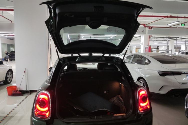 Used MINI 2019 1.5T ONE Five-Door Edition Trunk
