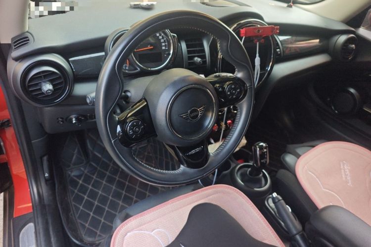 Used MINI 2019 1.5T COOPER Artist Center Console