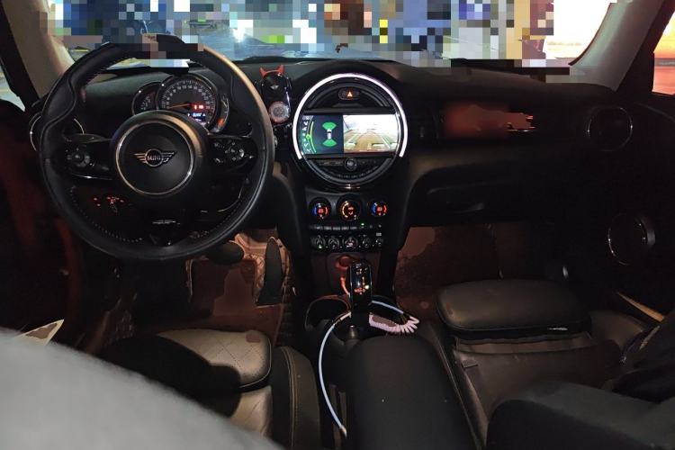 Used MINI 2019 1.5T COOPER Artist Center Console