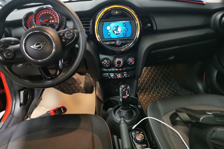Used MINI 2019 1.5T ONE PLUS Five-Door Edition Center Console