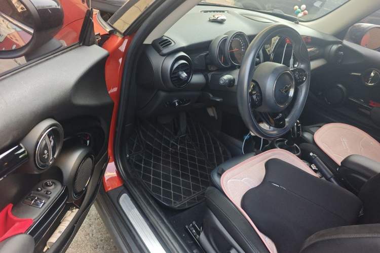 Used MINI 2019 1.5T COOPER Artist Driver Seat