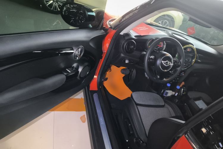Used MINI 2019 1.5T COOPER Classic Edition Driver Seat