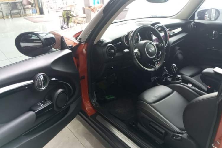 Used MINI 2019 1.5T COOPER Classic Edition Driver Seat