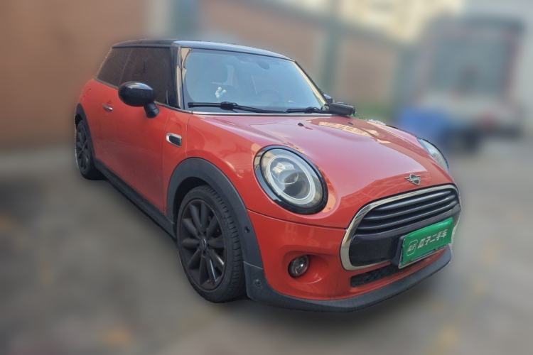 Used MINI 2019 1.5T COOPER Artist Front Right 45 Deg