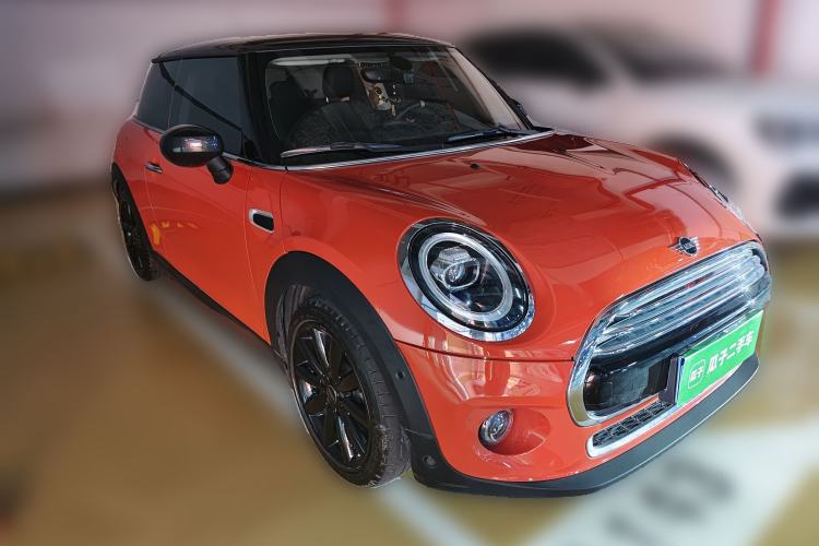 Used MINI 2019 1.5T COOPER Artist Front Right 45 Deg