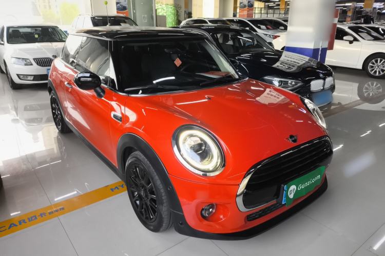 Used MINI 2019 1.5T COOPER Classic Edition Front Right 45 Deg