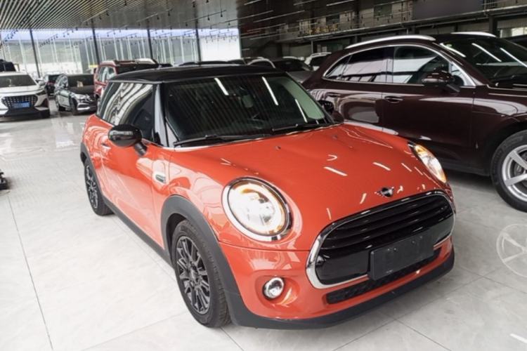 Used MINI 2019 1.5T COOPER Classic Edition Front Right 45 Deg