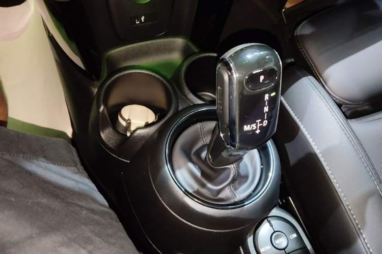 Used MINI 2019 1.5T COOPER Classic Edition Five-Door Version Gear Lever