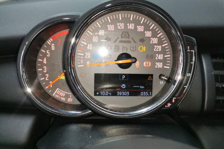 Used MINI 2019 1.5T ONE PLUS Five-Door Edition Instrument Cluster