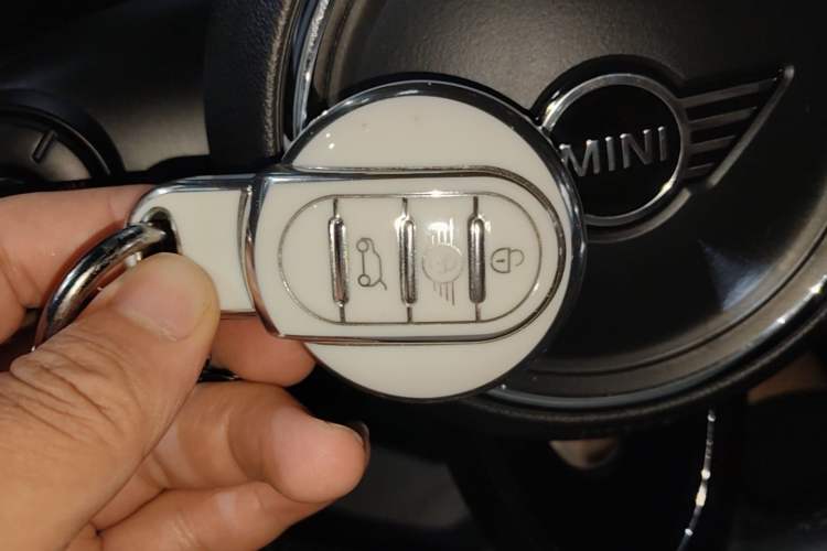 Used MINI 2019 1.5T COOPER Classic Edition Five-Door Version Interior 1