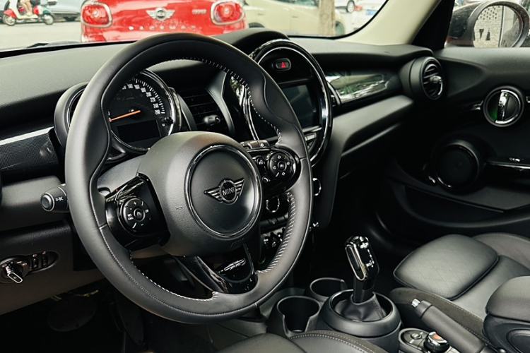 Used MINI 2019 1.5T COOPER Artist Five-Door Edition Interior 2