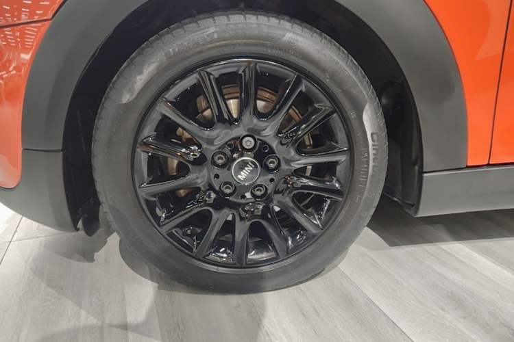Used MINI 2019 1.5T COOPER Classic Edition Five-Door Version Left Front Wheel Hub