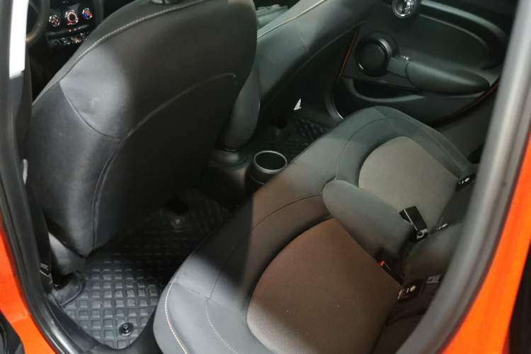 Used MINI 2019 1.5T ONE PLUS Five-Door Edition Left Rear Seat